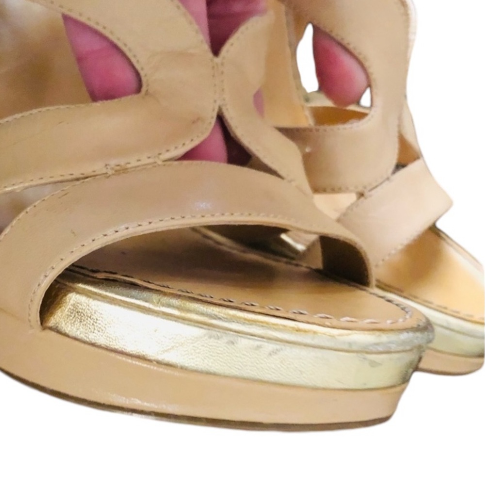 Nine West size 10 ivory / nude strappy heels with gold detail - Picture 3 of 12